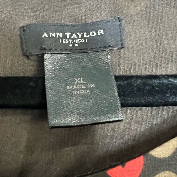 Ann Taylor Women’s blouse - Brown w/ brown/tan/red dots - Sz. XL - Picture 7 of 7